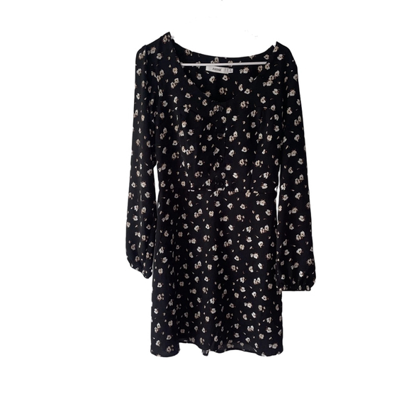 JUSTFAB Dresses & Skirts - NWOT Women's JUSTFAB Black Floral Long Sleeve Dress Size Medium